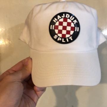 Kapa Hajduk CRNA podloga grba