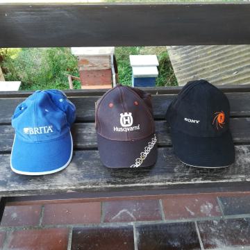 Kapa šilterica 3 kom, sve zajedno košta 15eura