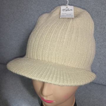 Kapa sa šiltom zimska