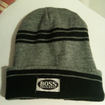 Kapa zimska HUGO BOSS samo kratko nošena i kao nova