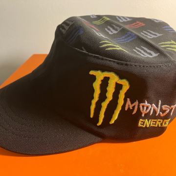 Monster Energy crna kapa šilterica - nova sa etiketom