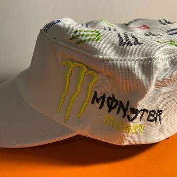Monster Energy bijela kapa šilterica - nova sa etiketom