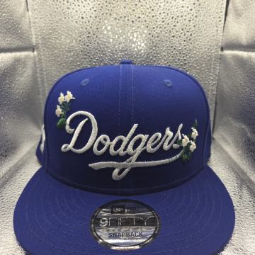 NEW ERA LA DODGERS – 9FIFTY SNAPBACK (FLORAL SCRIPT)