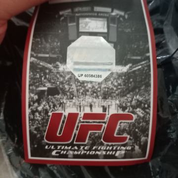 Prodajem orginal UFC kapu šiltericu od tima Mirka Filipovića