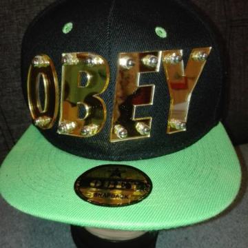 Šilterica Obey (plastična slova)