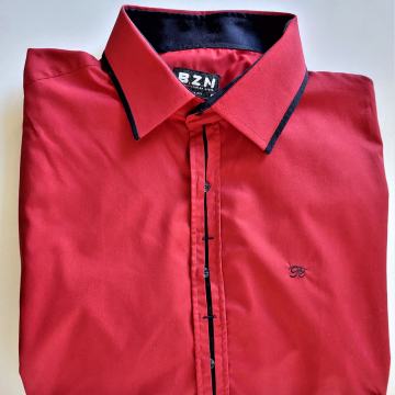 Crvena muška košulja dugih rukava