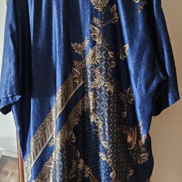 INDONEZIJSKA NARODNA NOSNJA ZLATOVEZOM