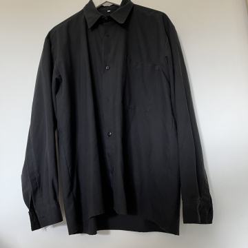 Kvalitetna crna košulja vl.XL