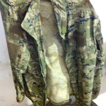 Vojne kosulje 4 komada L - XL,pulover L,borbeni prsluk L