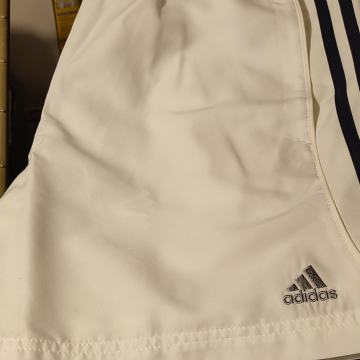Adidas bijele kratke hlače L kao XL
