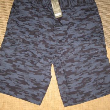 BERMUDE  - KRATKE HLAČE VEL.M/ L