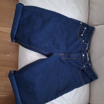 HUGO BOSS kratke hlace W34