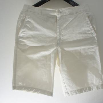 MUSKE KRATKE HLACE W32 EU50 NOVE BIJELE I SIVE PAMUK IRSKE KVALITETE