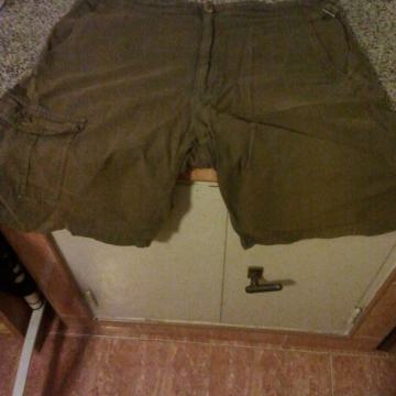 Muške kratke hlace dimenz. struk=94cm, d nogavica=57cm