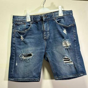 Muške kratke hlače vel. 42 (XS) – Pull&Bear – Kao nove