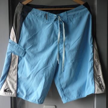 MUŠKE LAGANE KRATKE HLAČE / BERMUDE 34 L