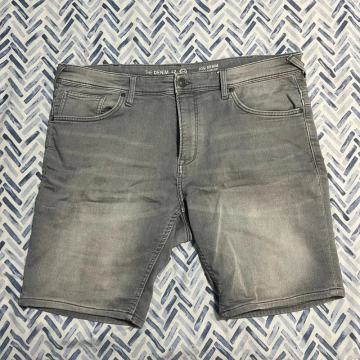 Muške sive kratke traper hlače C&A W42