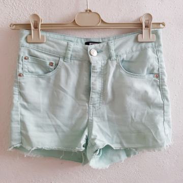 Tirkizno plavi šorc ljetne hlačice