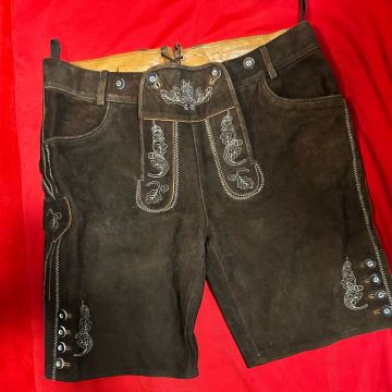 TIROLSKE KRATKE HLACE KOZNE BR 60