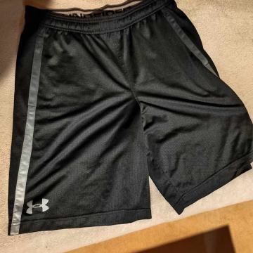 Under armour šorc, L veličina