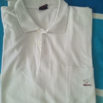 muska bijela polo majica s đepićem