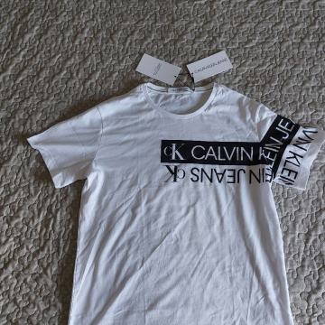 Calvin Klein T-shirt