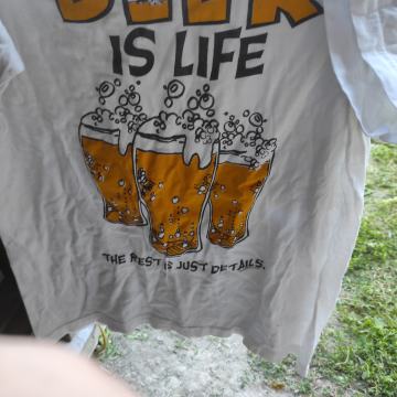 Pivo je život( Šaljiva Majica) nova!!