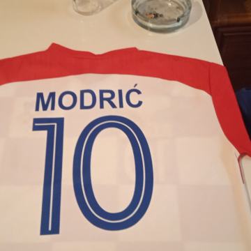 Majica Modrić