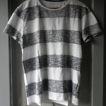 MUŠKA LAGANA PAMUČNA MAJICA 48 / 50 M