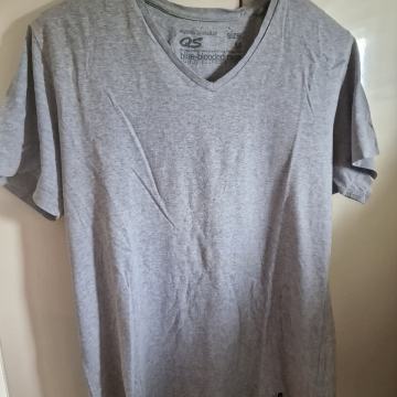 Siva Majica M velicina u dobrom stanju