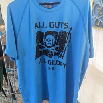 Under armour majica, može i ženska