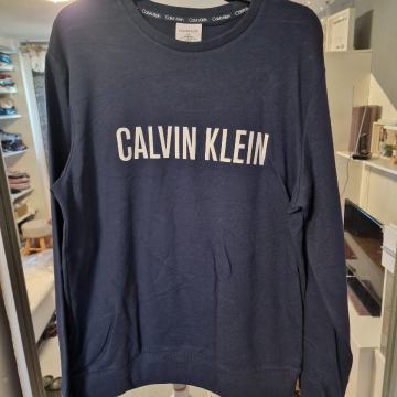 Calvin Klein majica L veličine kratko nosena