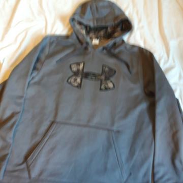Duksa (L) Under Armour
