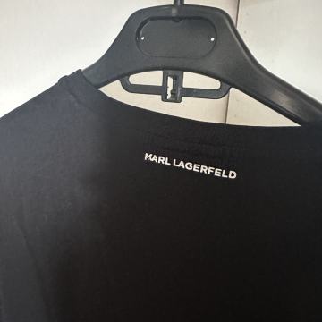 Karl Lagerfeld majica, kao nova. Veličina S-M