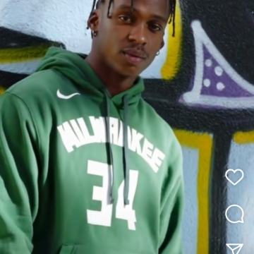 Milwaukee Bucks Giannis Hoodie M