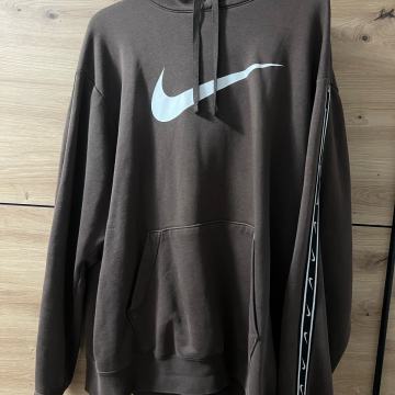 Nike duksa