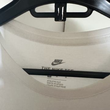 Nike majica. Kao nova. Veličina M.