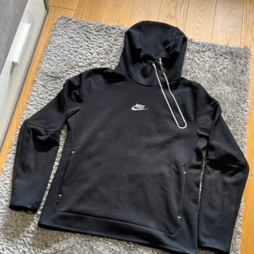 Nike tech fleece majica s kapuljačom - veličina M