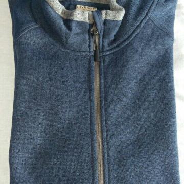 Sportska jakna/ majica s cifom, veličina L