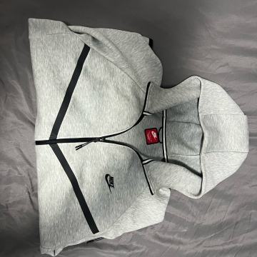 Tech fleece
