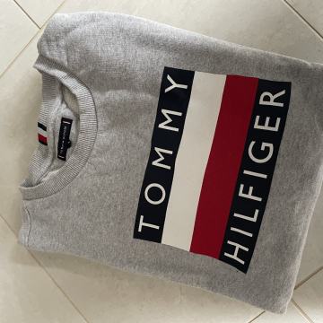 Tommy Hilfiger majica vel.176/s