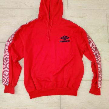 Umbro majica s kapuljačom - malo korištena