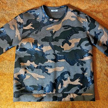 Valentino camo majica dugih rukava (L)