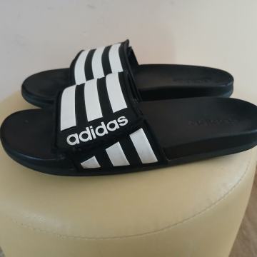 Adidas natikače 43/44
