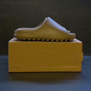 Adidas Yeezy Slide "Core" [44]