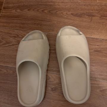 yeezy slides bijele