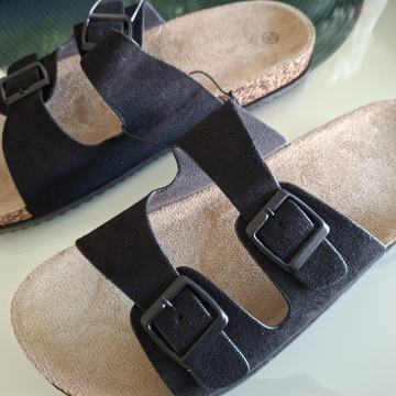 CRNE MUŠKE PAPUČE BR 43 - NOVO