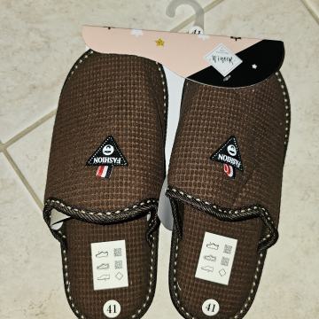 Papuče smeđe boje - muške