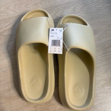 Yeezy slide
