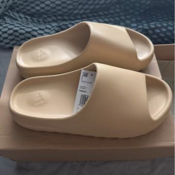Yezzy slides